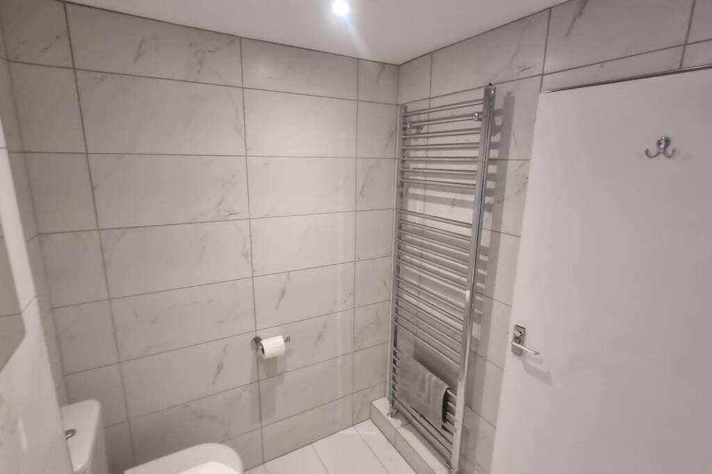 Spacious Self Contained Flat In Superb Location Lymington Kültér fotó