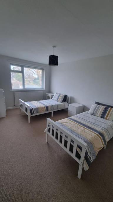 Spacious Self Contained Flat In Superb Location Lymington Kültér fotó